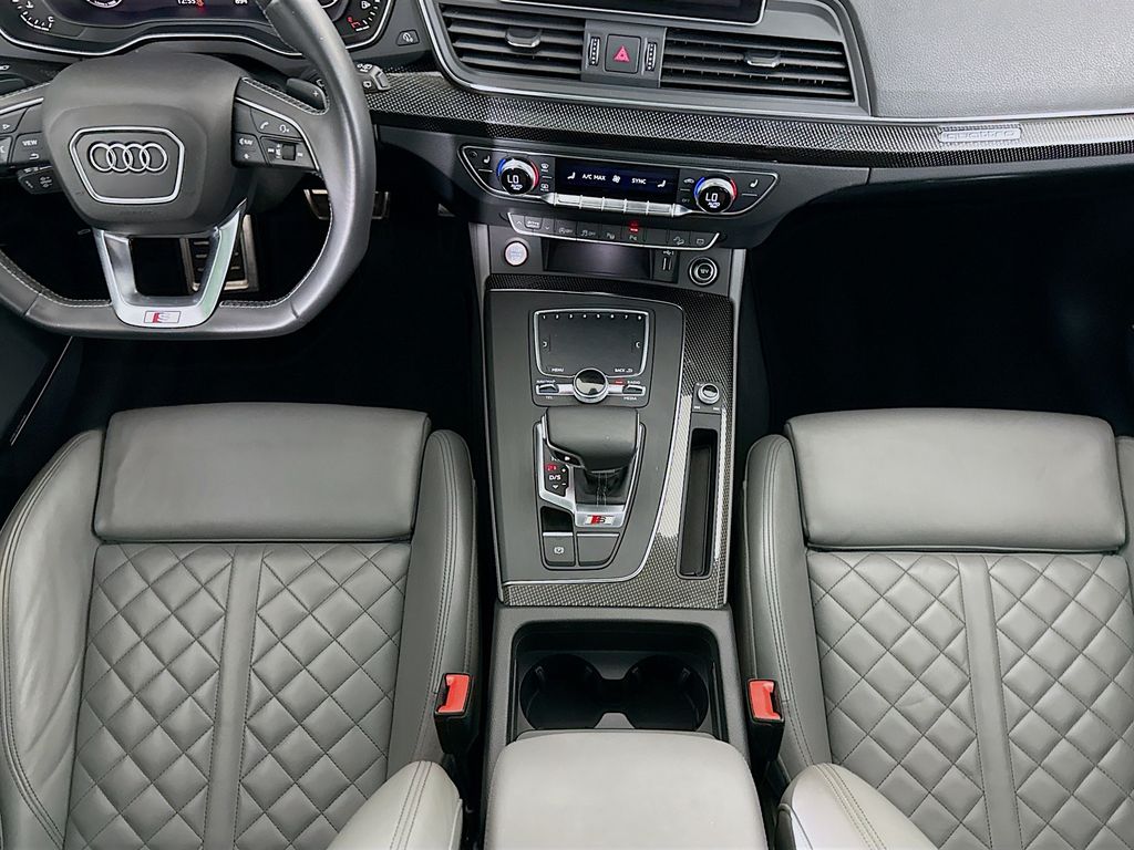 Thumbnail: 2020 Audi SQ5 - 16