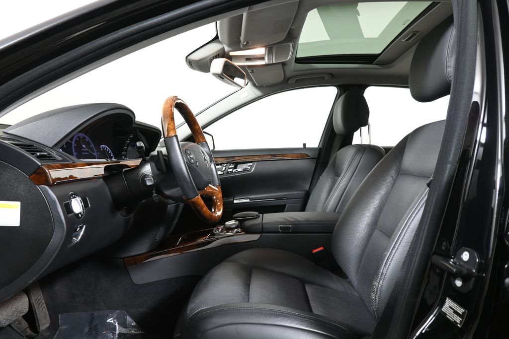 2010 Mercedes-Benz S-Class S 550 3