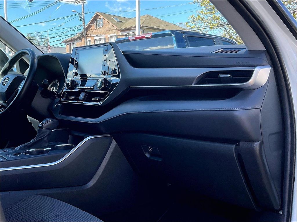 2021 Toyota Highlander — photo 14