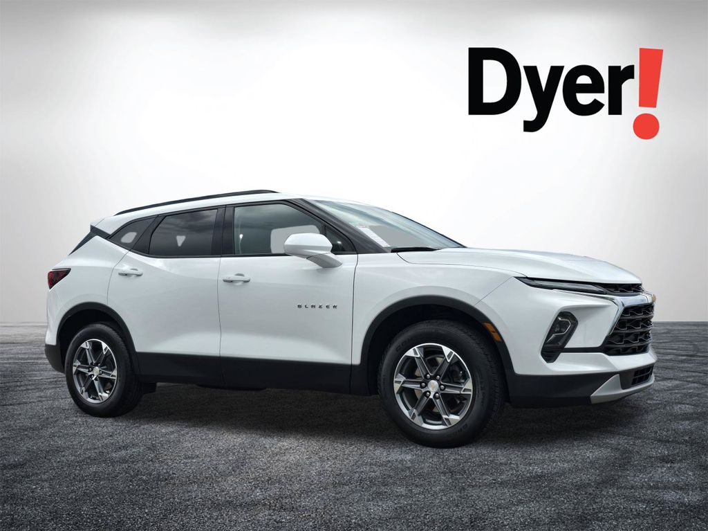 Summit White 2024 Chevrolet Blazer SUV / Crossover Front-Wheel Drive 9-Speed Automatic Overdrive