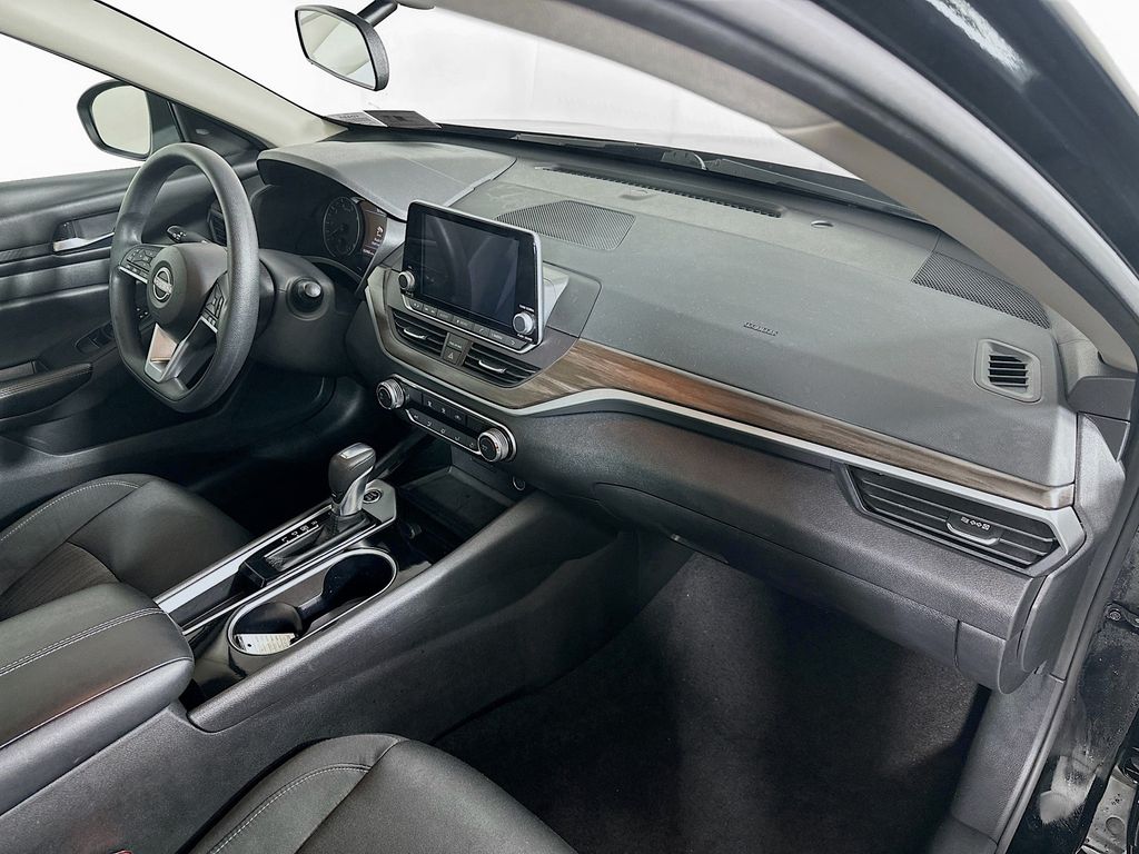 Used 2024 Black Nissan 2.5 SV image 31