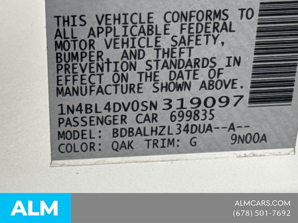 Used 2025 White Nissan 2.5 SV image 35