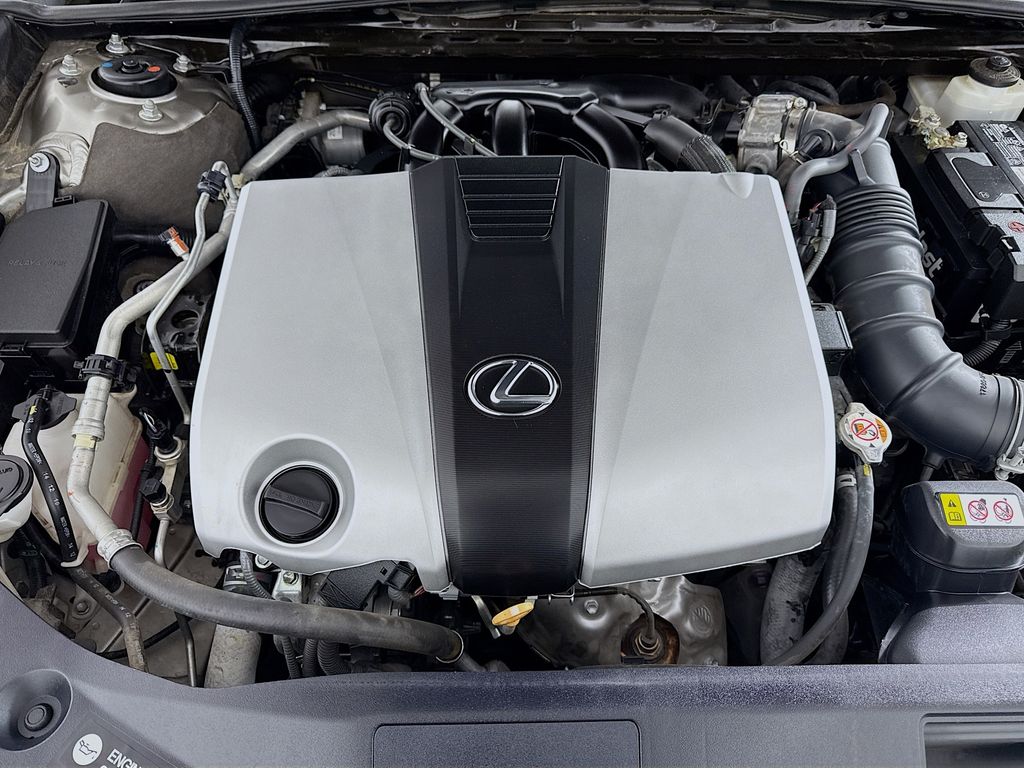 Thumbnail: 2020 Lexus ES - 31