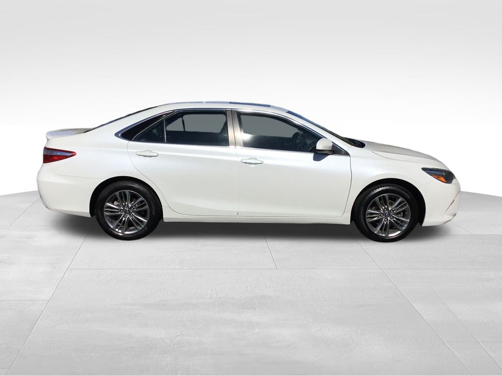 Thumbnail: 2016 Toyota Camry - 6