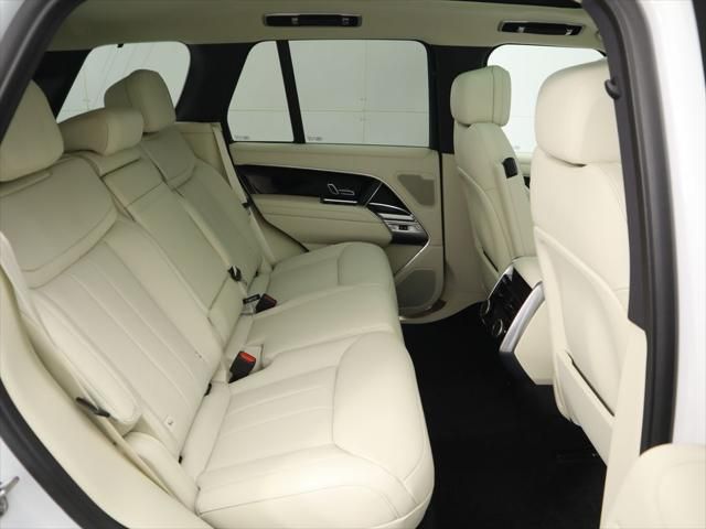 Thumbnail: 2025 Land Rover Range Rover - 24
