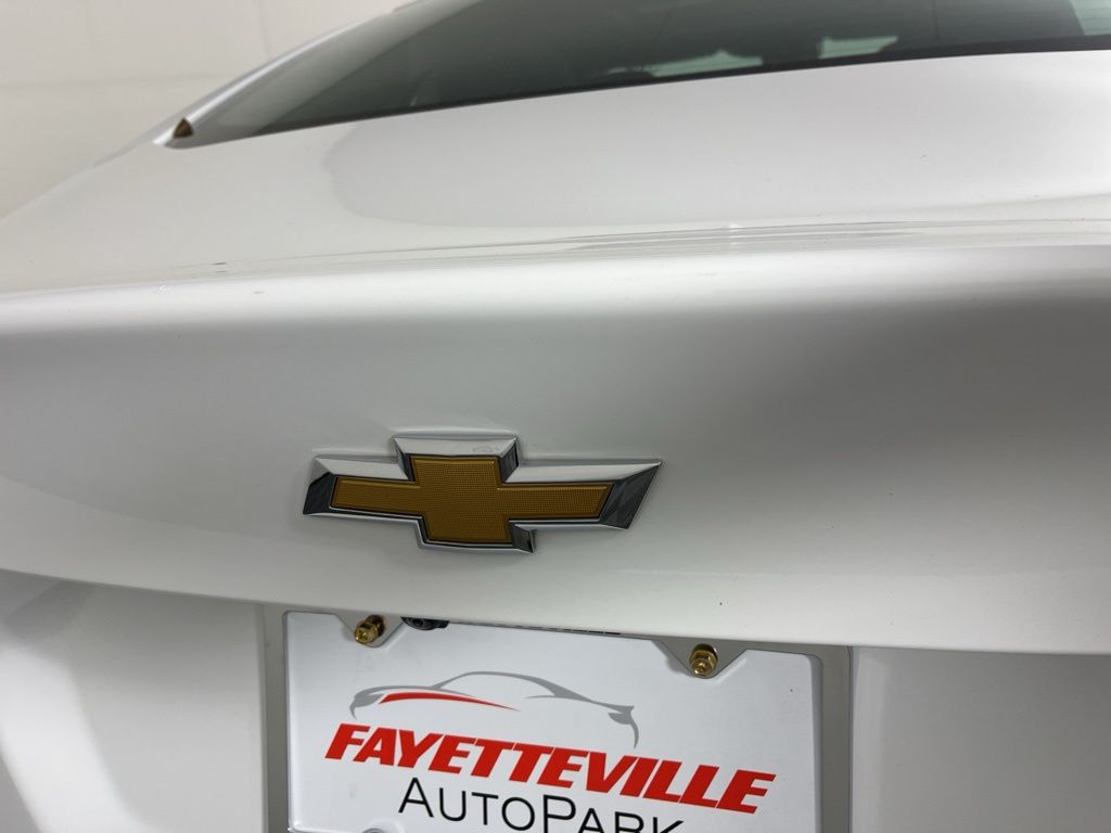 Thumbnail: 2024 Chevrolet Malibu - 12