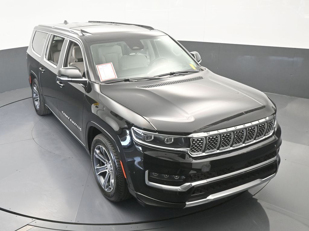 Used 2024 Diamond Black Crystal Pearlcoat Jeep Base image 68