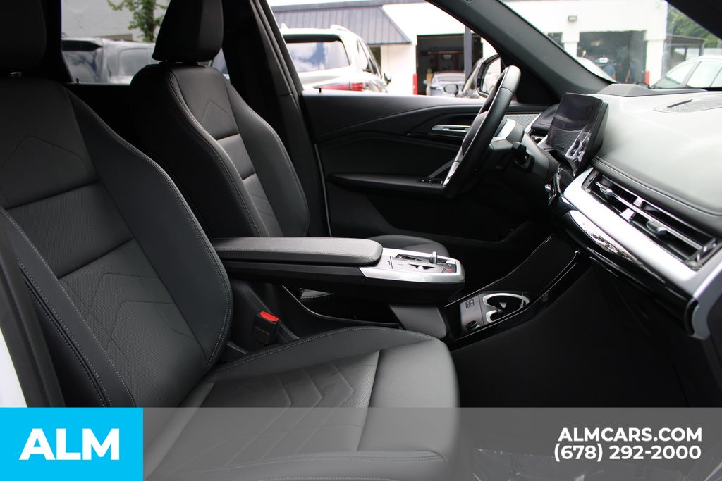 Used 2023 White BMW xDrive28i image 28