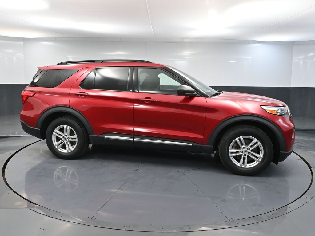 View vehicle photo 4
