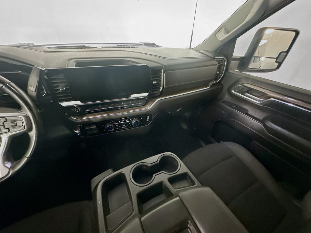 Used 2024 White Chevrolet LT image 11