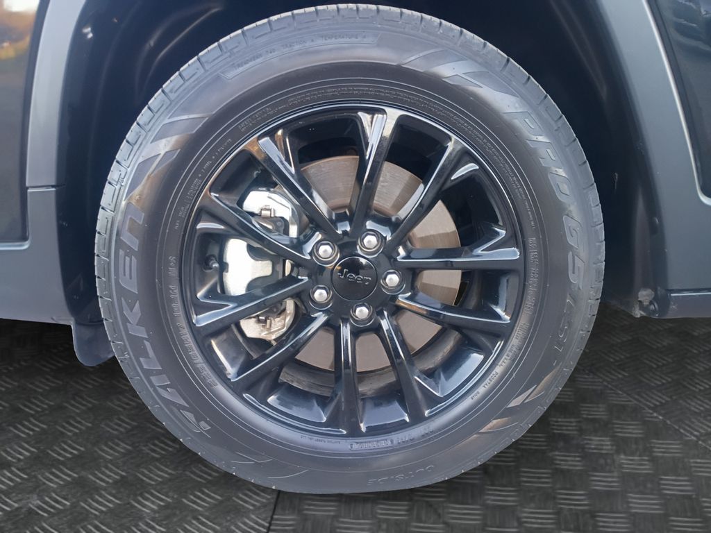 Used Car 2023 Jeep Cherokee  Altitude For Sale Under $25,000 In Austin, Texas