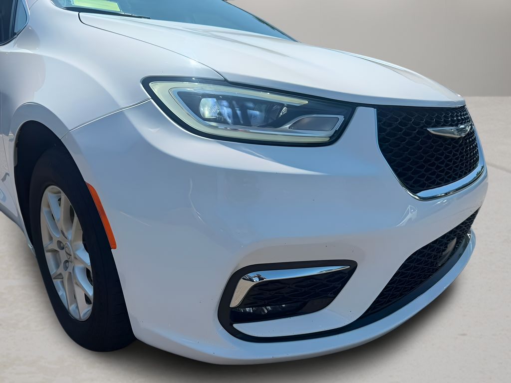 Used 2024 Chrysler Pacifica Van