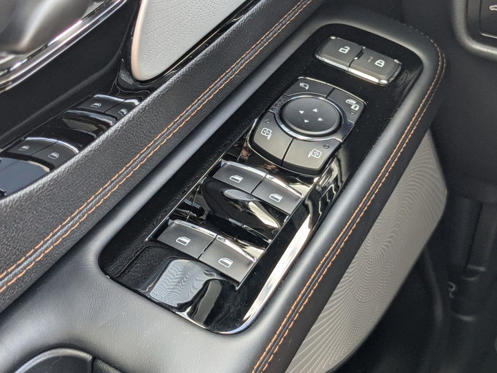 2025 Lincoln Aviator Black Label