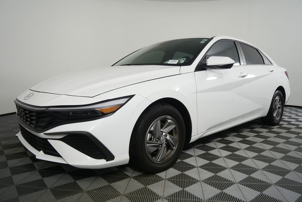 Thumbnail: 2024 Hyundai Elantra - 9