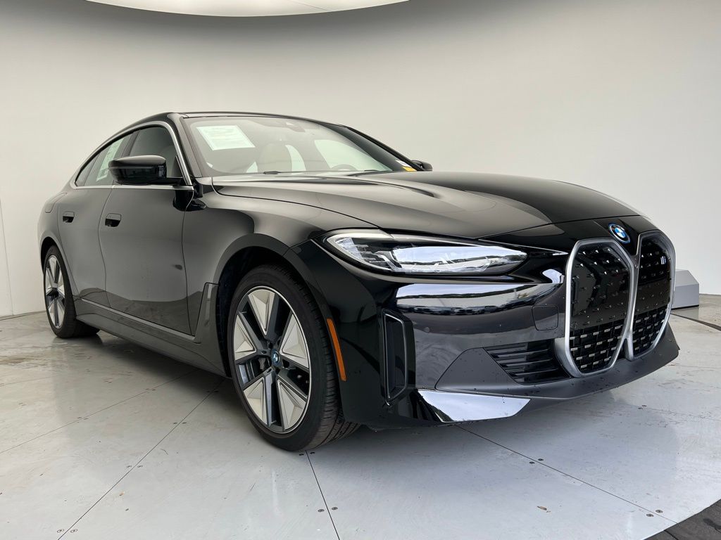 Thumbnail: 2023 BMW i4 - 2