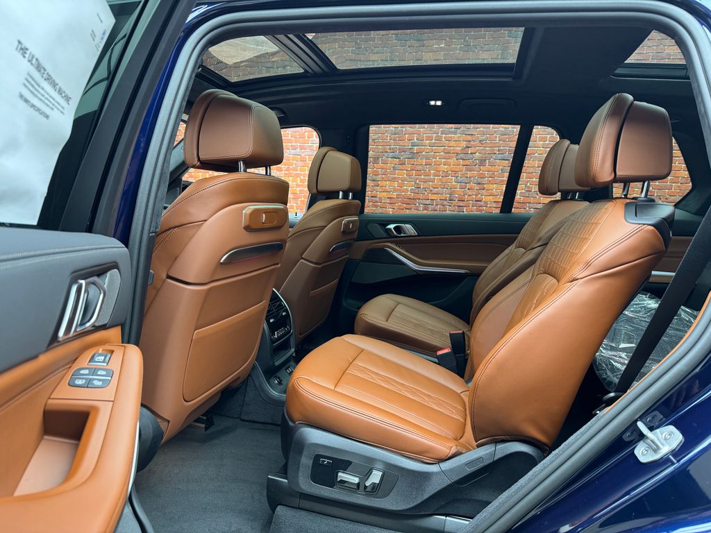 New 2026  BMW M60i image 25