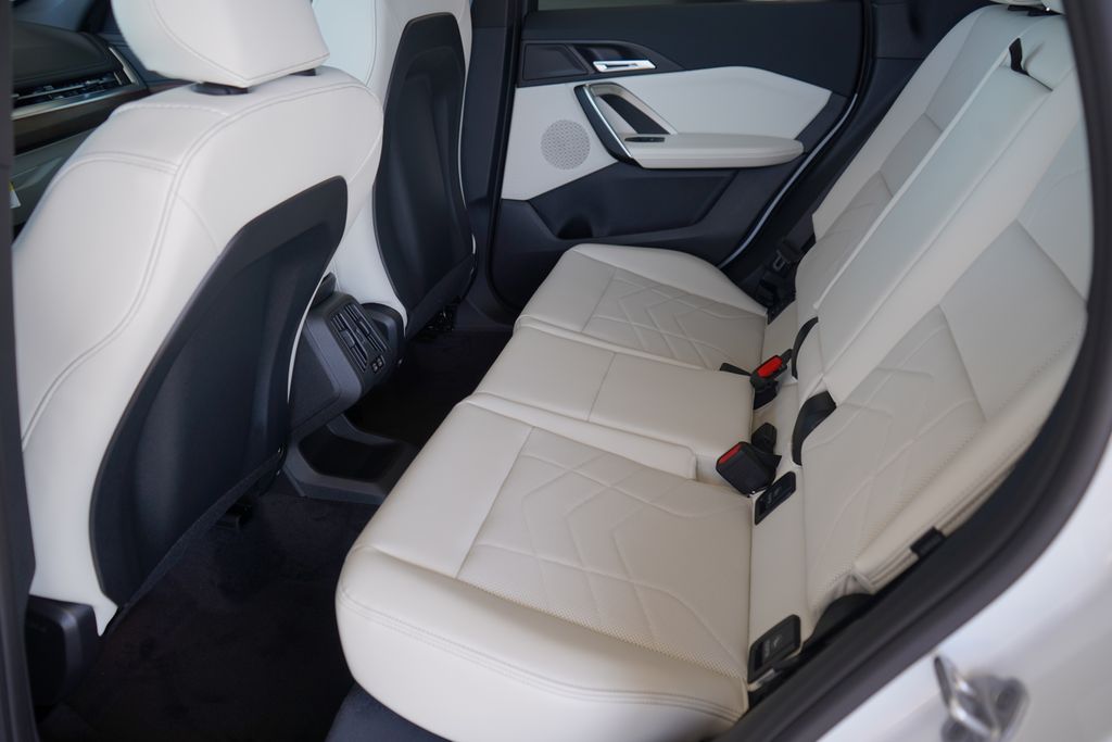 Thumbnail: 2026 BMW X1 - 20