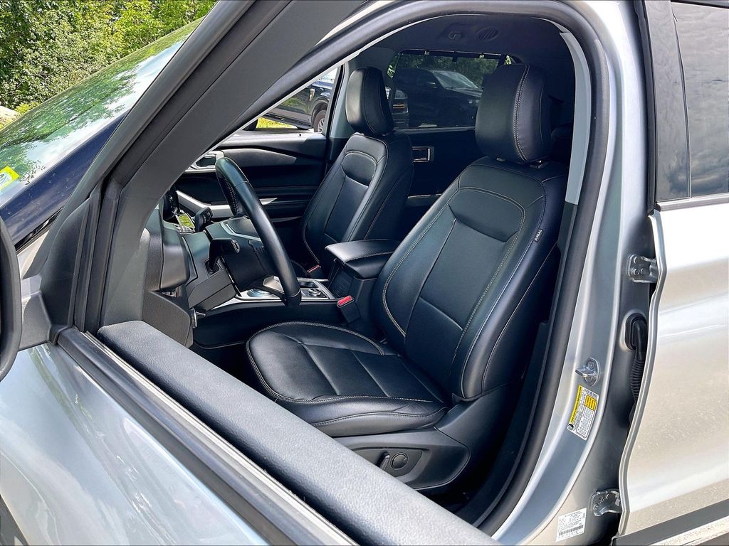 2023 Ford Explorer — photo 9