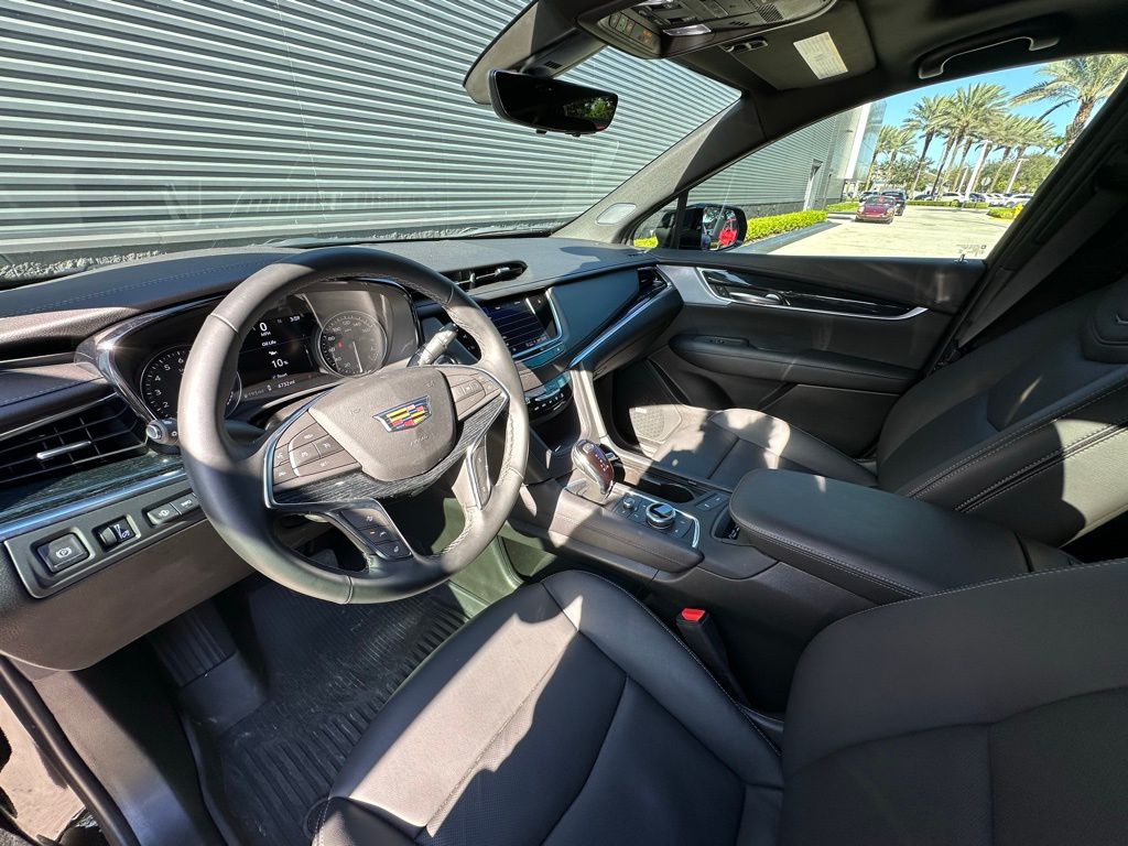 Thumbnail: 2025 Cadillac XT5 - 4