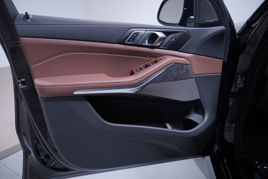 Thumbnail: 2026 BMW X5 - 10