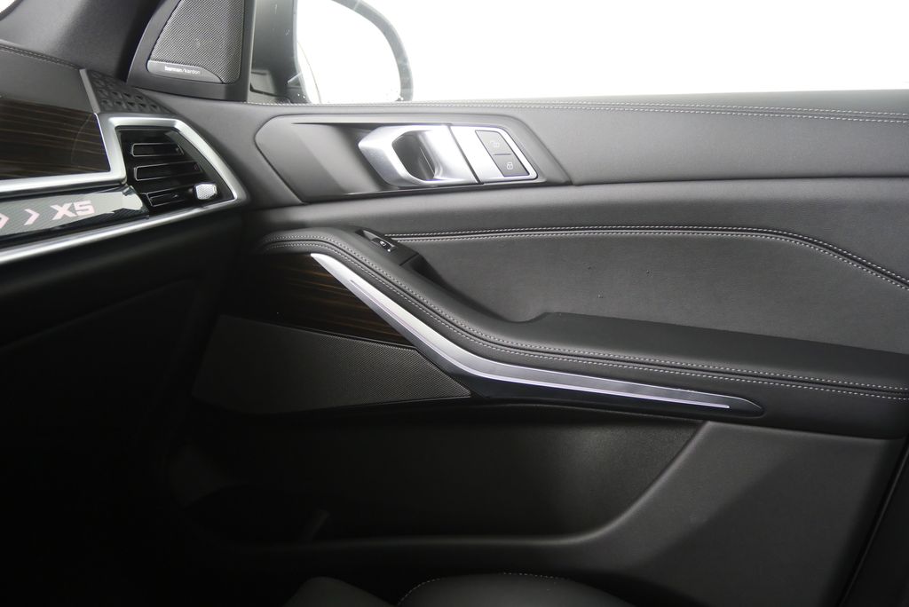 Thumbnail: 2025 BMW X5 - 27