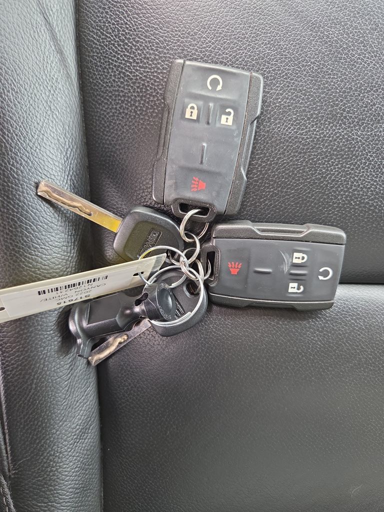 used 2022 GMC Canyon car, priced at $30,300