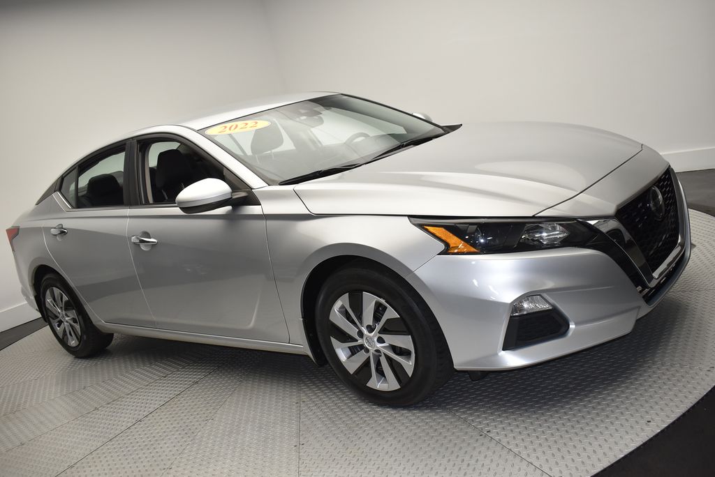 Thumbnail: 2022 Nissan Altima - 3