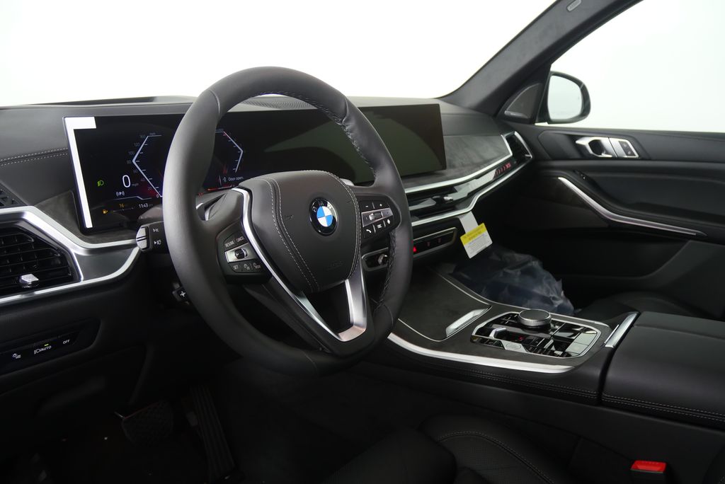 Thumbnail: 2026 BMW X5 - 13