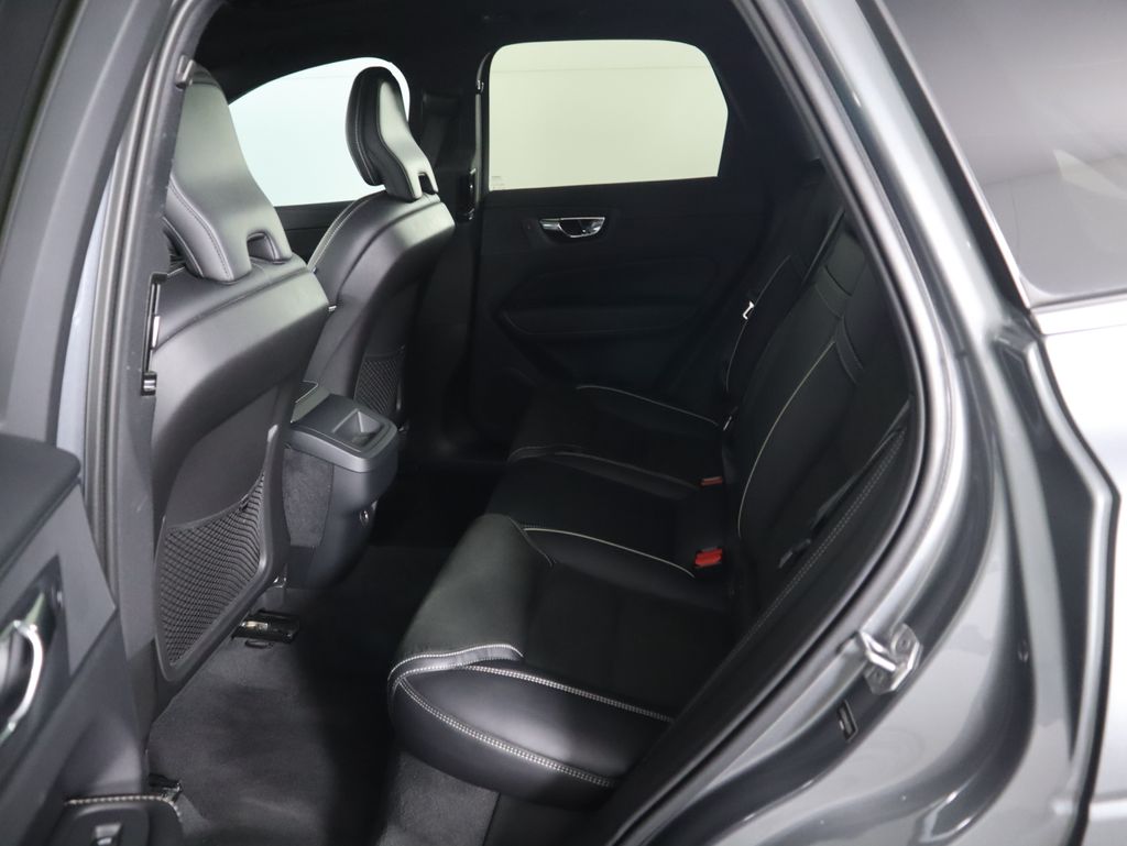 Thumbnail: 2019 Volvo XC60 - 21