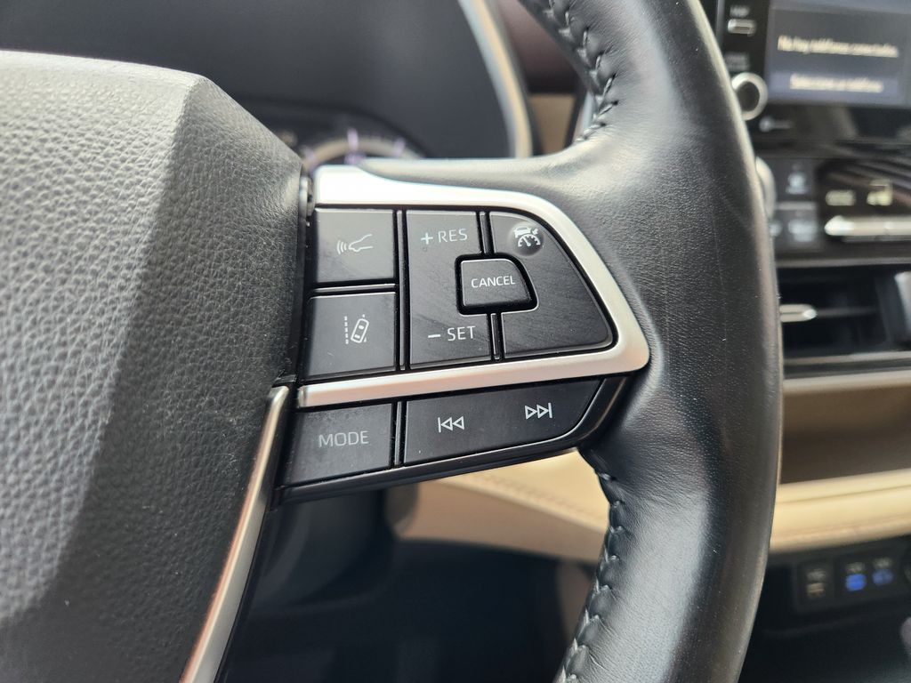 2022 Toyota Highlander Hybrid XLE Beige at Toyota of Victoria