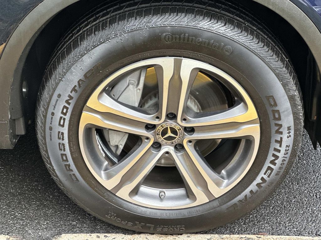 Thumbnail: 2022 Mercedes-Benz GLC - 19