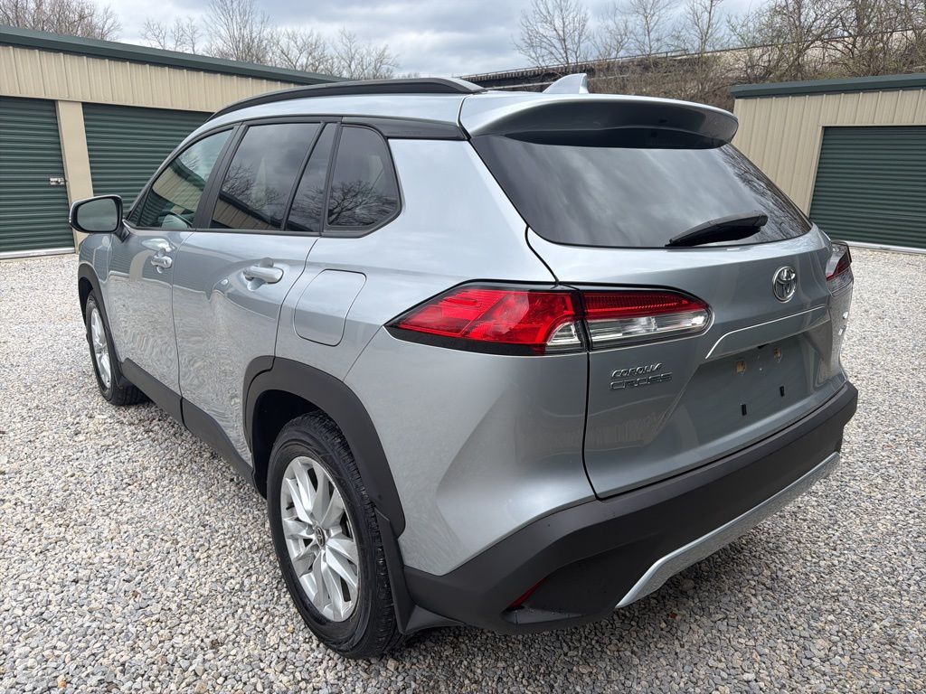 View vehicle photo 4