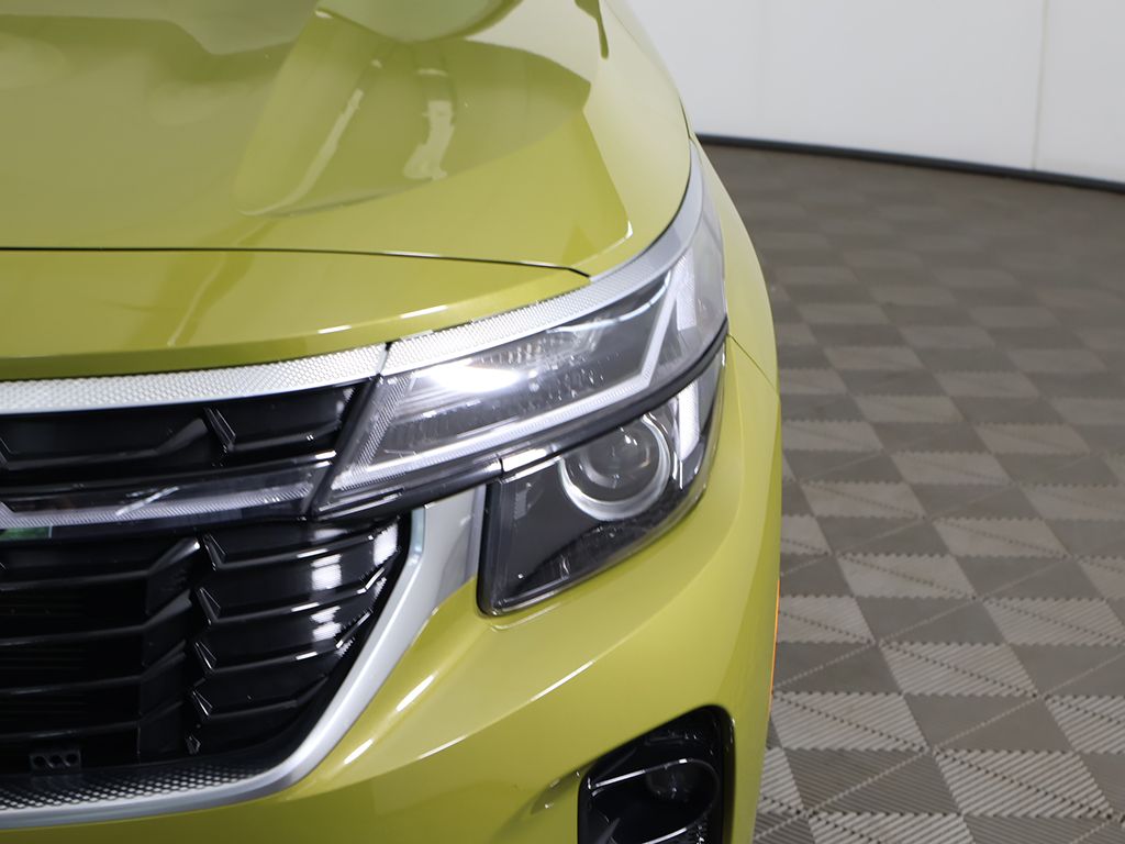 Used 2024 Green Kia S image 13