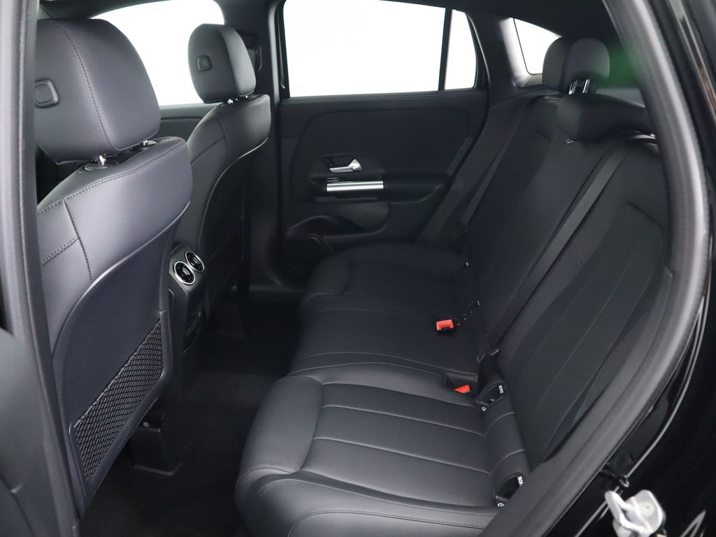 Thumbnail: 2025 Mercedes-Benz GLA - 21