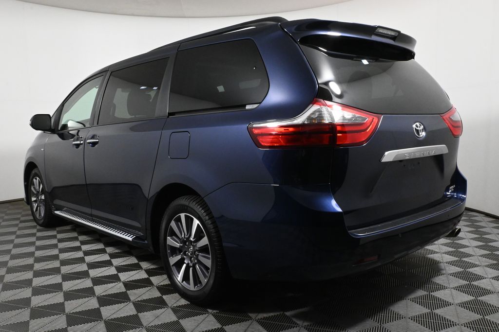 2020 Toyota Sienna SE Premium 6