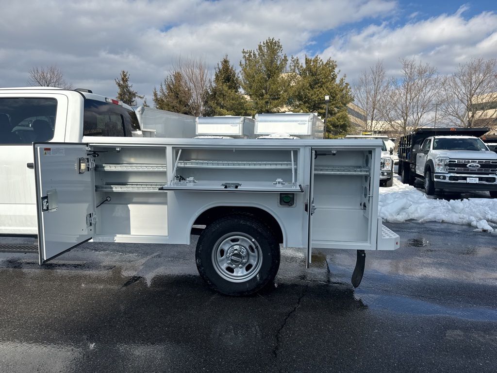 2025 Ford F-350 Chassis XL