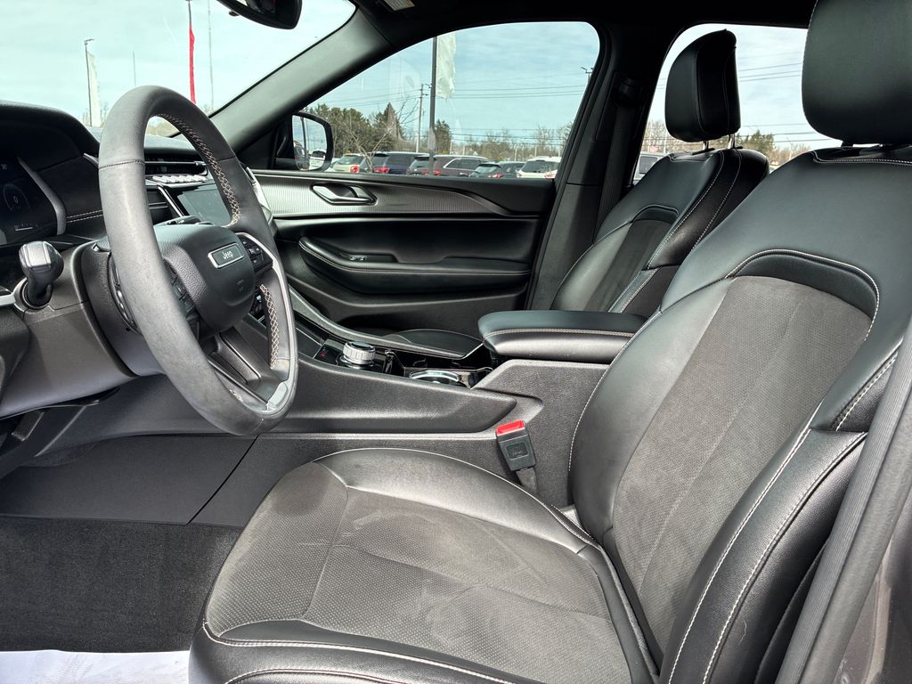 2023 Jeep Grand Cherokee Altitude X Gray at Bob Ruth Ford