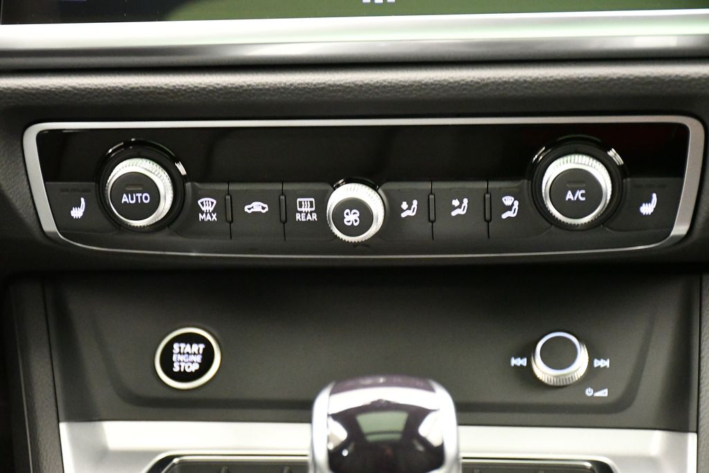 Thumbnail: 2025 Audi Q3 - 29