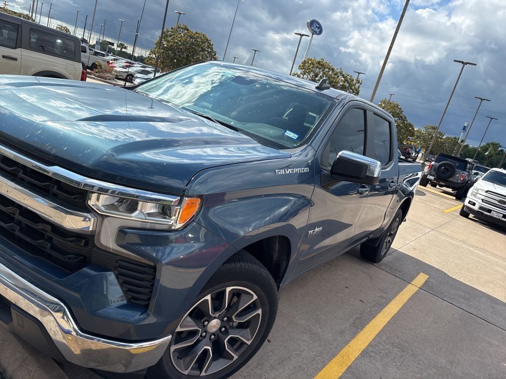 View vehicle photo 6