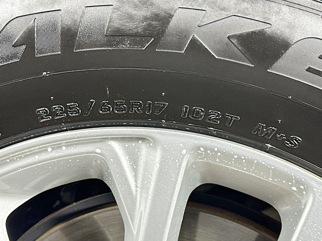 Used 2019 Red Jeep Latitude image 34