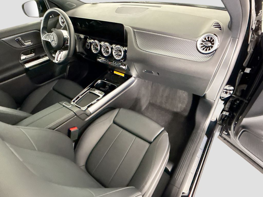 Thumbnail: 2025 Mercedes-Benz GLA - 18