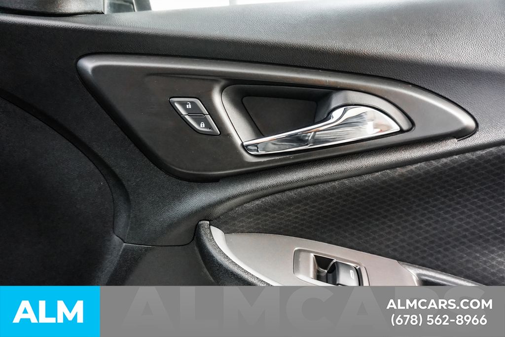 Used 2024 White Chevrolet LT image 46