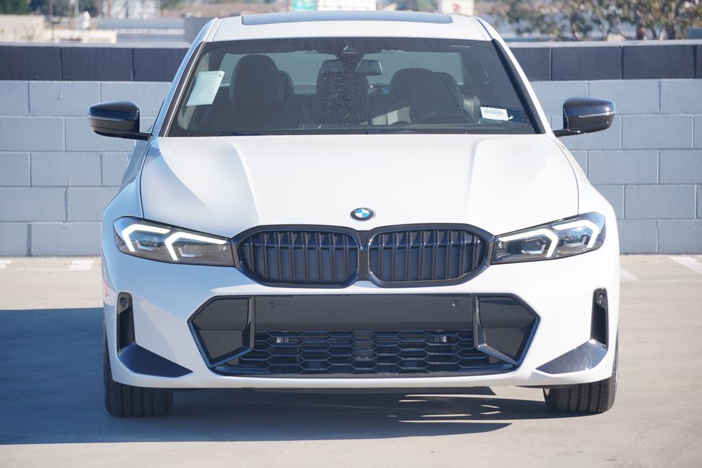 Thumbnail: 2026 BMW 3 Series - 2