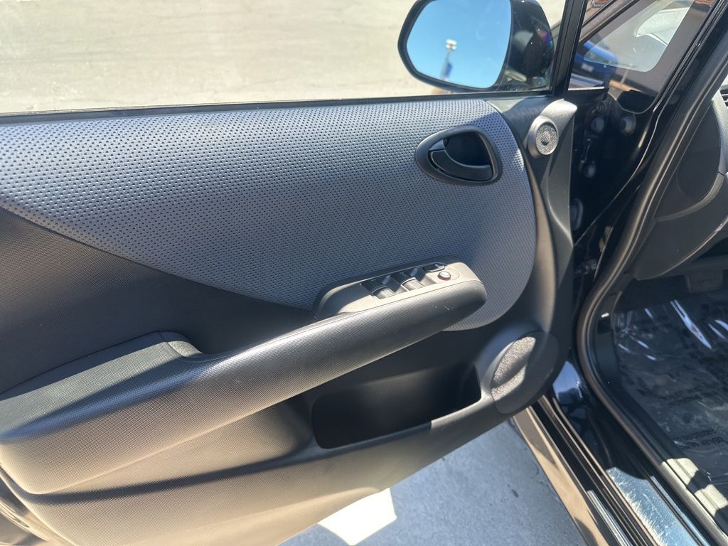 Thumbnail: 2007 Honda Fit - 14