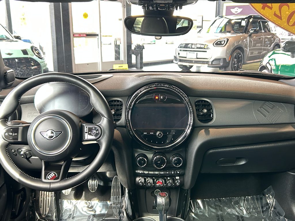 Thumbnail: 2024 MINI Cooper - 32