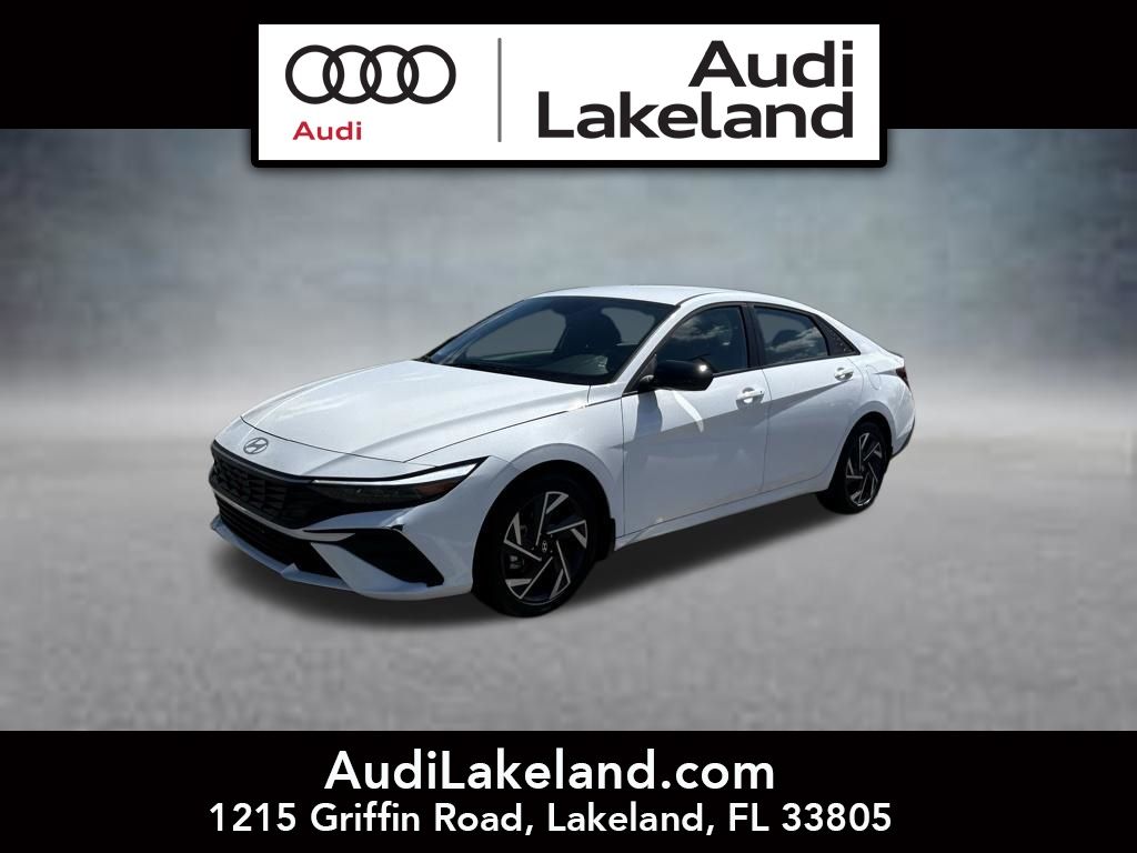Serenity White 2025 Hyundai Elantra SEL Sport FWD Sedan Front-Wheel Drive Continuously Variable Transmission