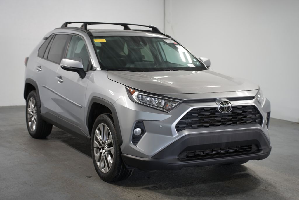 2019 Toyota RAV4 XLE Premium 3