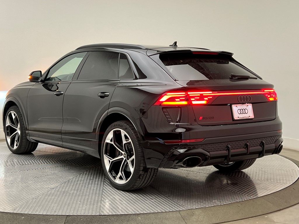 Thumbnail: 2026 Audi RS Q8 - 5