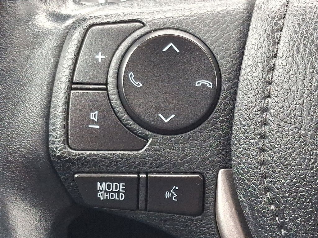 Thumbnail: 2018 Toyota RAV4 - 22