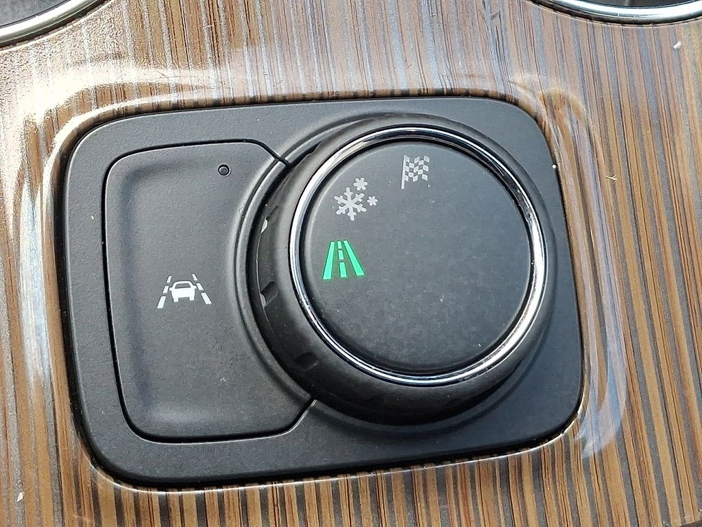 Thumbnail: 2023 GMC Acadia - 26